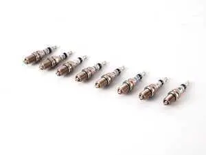 BMW M60 M62 Engine Spark Plugs - Set Of Eight (Platinum+4)