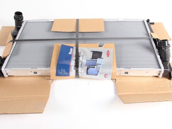 UENG10215 - E82 135i, E89 Z4 28i/35i, E9X 335i/xi Manual Radiator