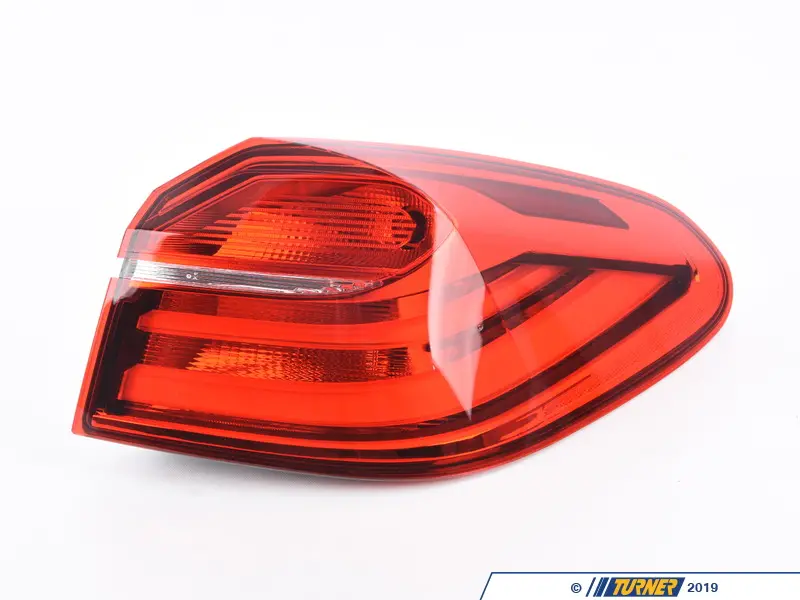 純正・ジャンクBMW F87・F22・F23 用右テールランプ Yahoo