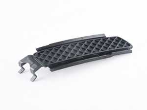 Genuine BMW Right Fog Lamp Cover - 51117166608 - E82