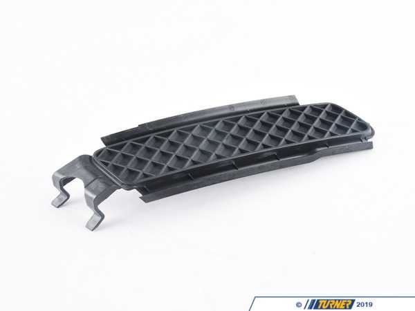 Genuine BMW Genuine BMW Right Fog Lamp Cover - 51117166608 - E82 51117166608