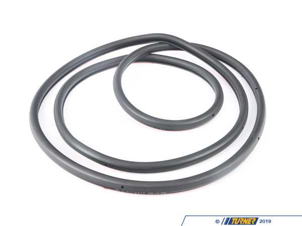 Genuine BMW Genuine BMW Right Rear Door Seal - 51229070562 - E39 51229070562