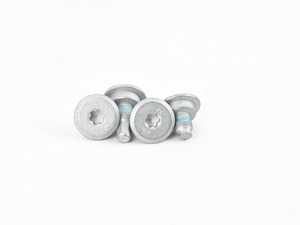 SET OF SCREWS