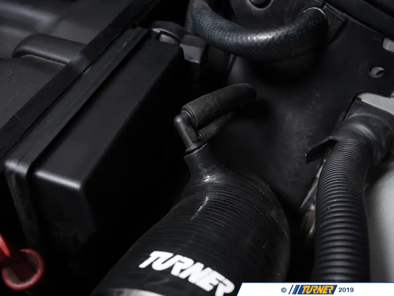 パーツ Turner E46 Silicone Intake Boot- E46 325 007927LA01-02 - Turner E39/E46 Silicone Intake Boot - M54