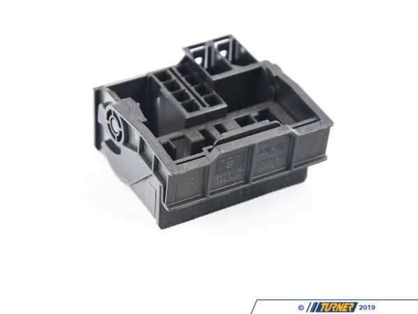 Genuine BMW Genuine BMW Plug Housing 61138384580 61138384580