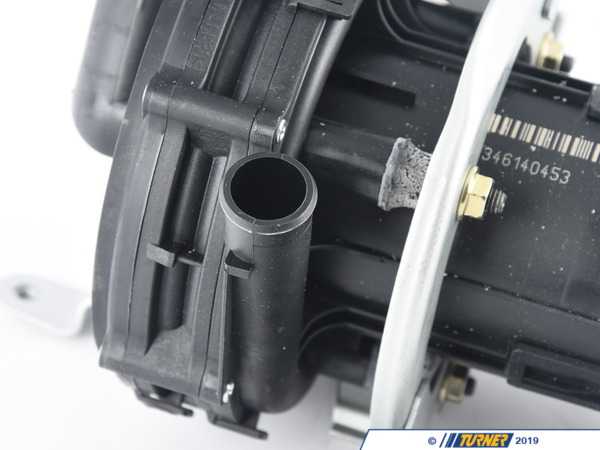 Genuine BMW Genuine BMW Air Pump - 11727508427 - E38 11727508427
