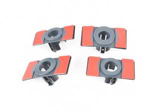 SET OF MOUNTS, FRONT