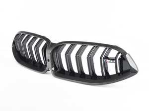 FRONT RADIATOR GRILL CARBON