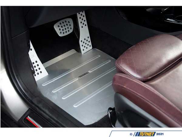 Rennline Track Mat MINI Drivers/Passenger Side - Silver Set TM54.55SILVER