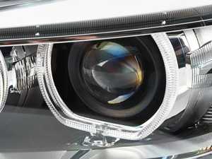 Adaptive Bi-Xenon Headlight Housing - Left