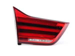 REAR LIGHT IN TRUNK