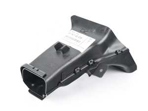 FRONT RIGHT BRAKE AIR DUCT