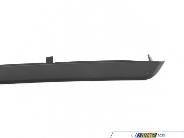 Genuine BMW Genuine BMW Accent Molding, Front Right Schwarz - 51217348426 - F34 51217348426