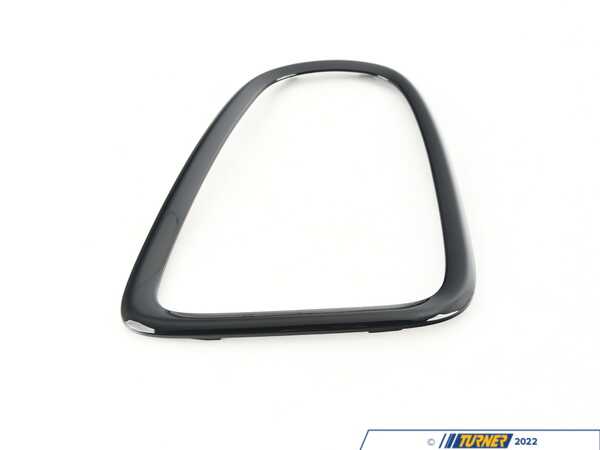 Bremmen Parts Rear Taillight Black Line Surround - Right 51132296296