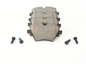Low-Metallic Front Brake Pad Set 