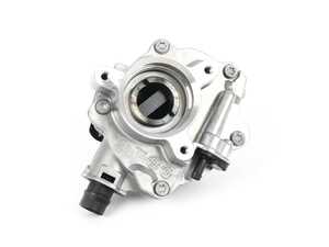 Genuine BMW Vacuum Pump with Gasket for Brake Booster - E88 F10 E90 E92 E82 F12 F13 E71 E84 E93 E70