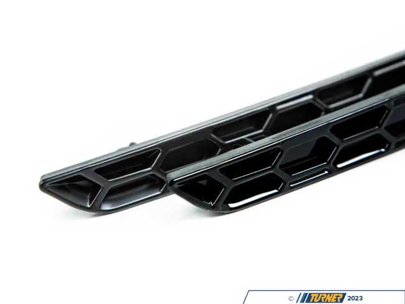 R02-10-2 - Gloss Black Honeycomb Rear Reflector Inserts | Turner