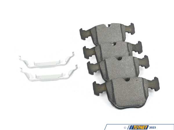 Bosch Bosch Blue Semi-Metallic Brake Pads With Hardware - Front - BMW E39 530 540 M5, E38 740i/iL, E53 X5 BE681H