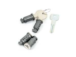 4 LOCK BARRELS WITH KEY