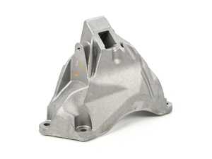 ENGINE MOUNTING BRACKET LEFT