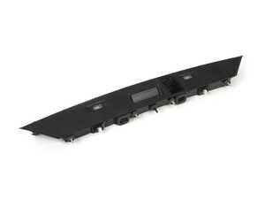 TRUNK LID GRIP