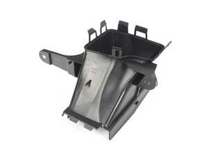 FRONT RIGHT BRAKE AIR DUCT