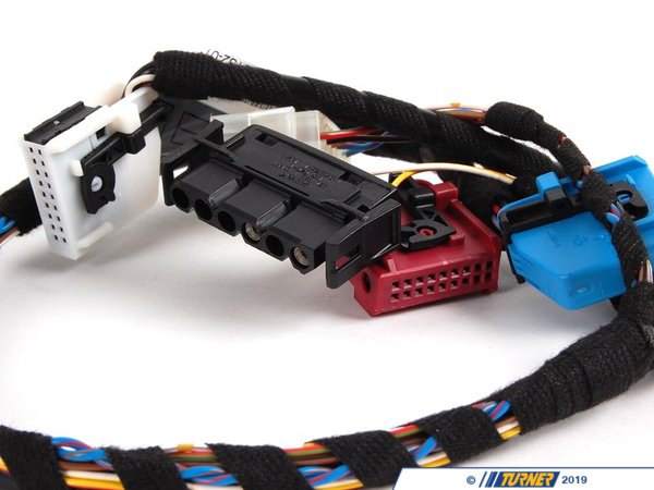 61126915132 - Genuine BMW Connecting Lead, Navigation Mkiii