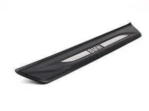 Genuine BMW Front Right Entrance Cover BMW - 51477203602 - F10