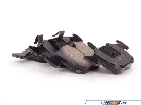 Akebono Akebono Front Euro Ceramic Brake Pad Set -- E39 E38 E53 eur681