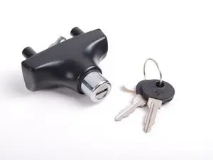 Genuine BMW trunk lock with keys - E30