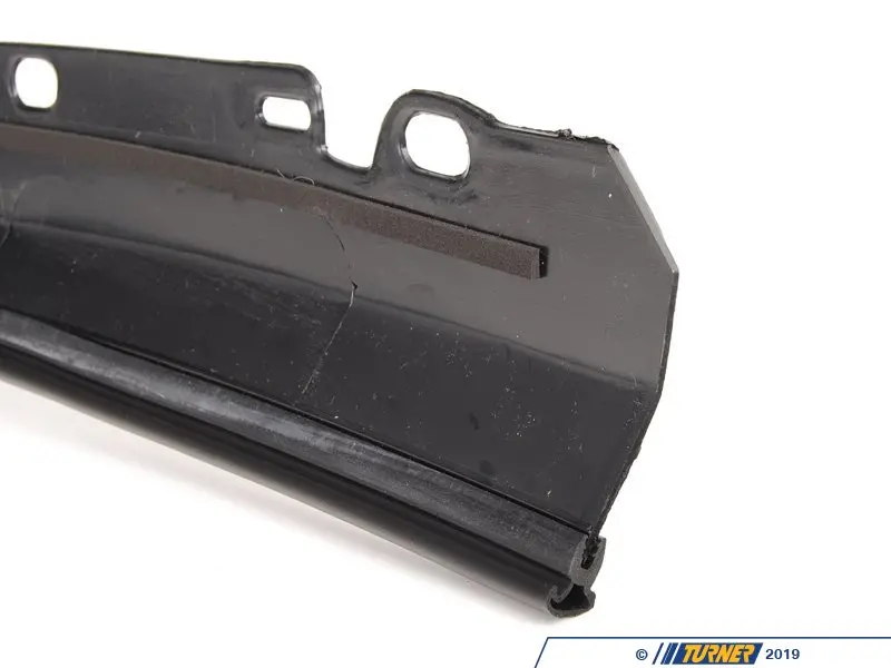 りり出品 BMW Convertible Top Lid Seal - Genuine BMW 51712230857 | FCP