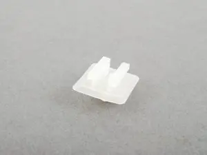 Bracket Plug Connection - White