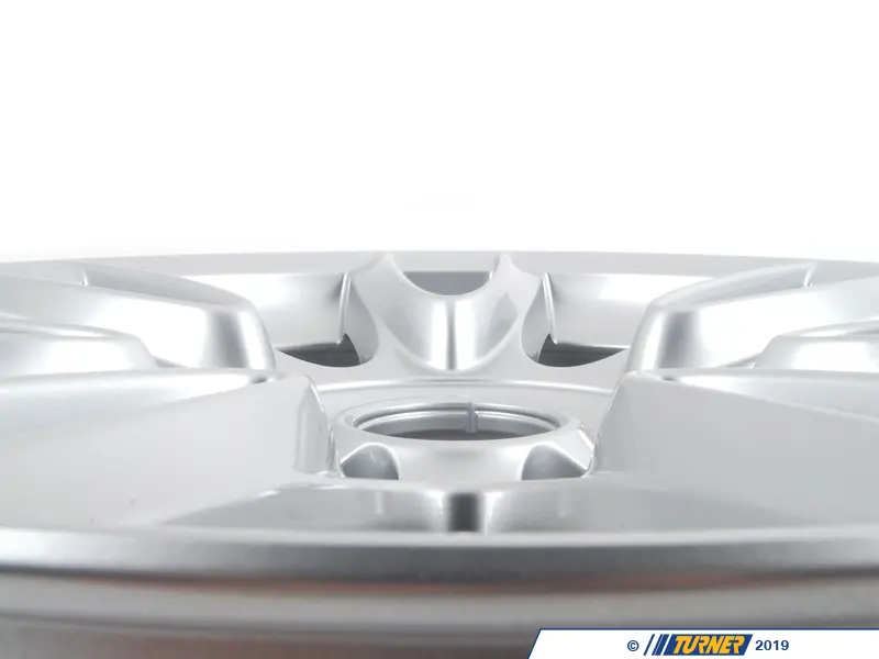 36117841226 - Genuine BMW Light Alloy Rim 81/2Jx20 Et:25