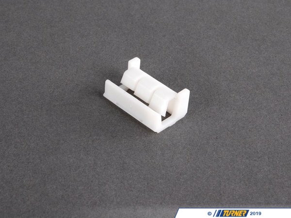 Genuine BMW Genuine BMW Fixing Clamp Right Natur - 51138189020 - E46 51138189020