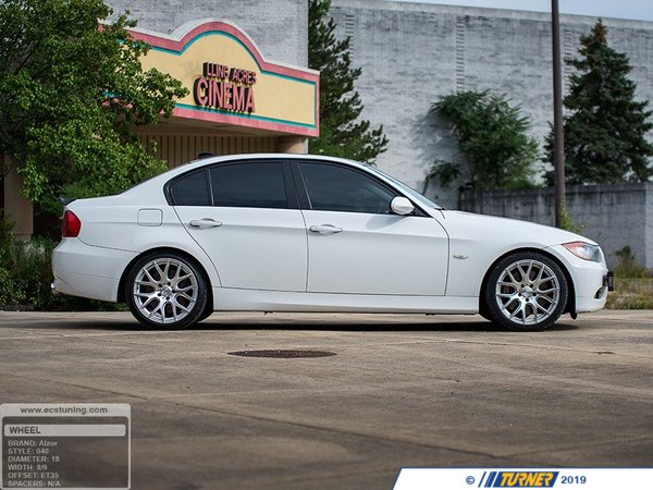 Ironman 18" Alzor Style 040 Wheel & Tire Package - 225/40R18 / 255/35R18 040-IM-22540/245