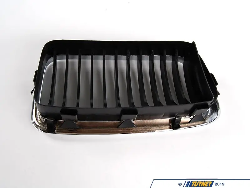 thumbnail image 2 of Genuine BMW E31 Coupe Kidney Grille Set OEM 51138124271 – 840Ci 850Ci 2 of 3