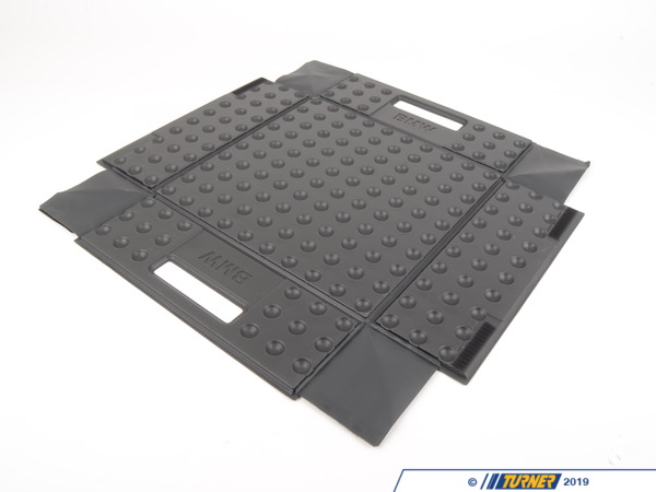 Genuine BMW Genuine BMW Fitted Luggage Compartment Mat - F12 51472184083