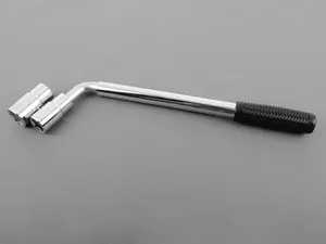 Extendable Lug Wrench