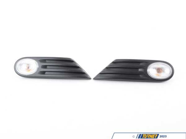 Depo Side Turn Signal & Grille White - Pair 882-1404P-AQ-C 8821404PAQc