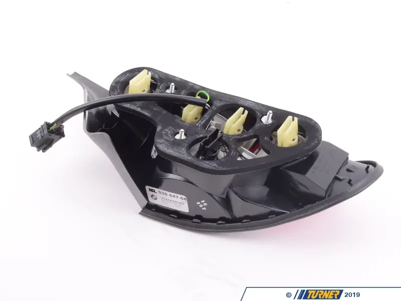 63216902064 - Genuine BMW Tail Lamp - Right - Z3 3.0i 2.5i 2.8 2.3