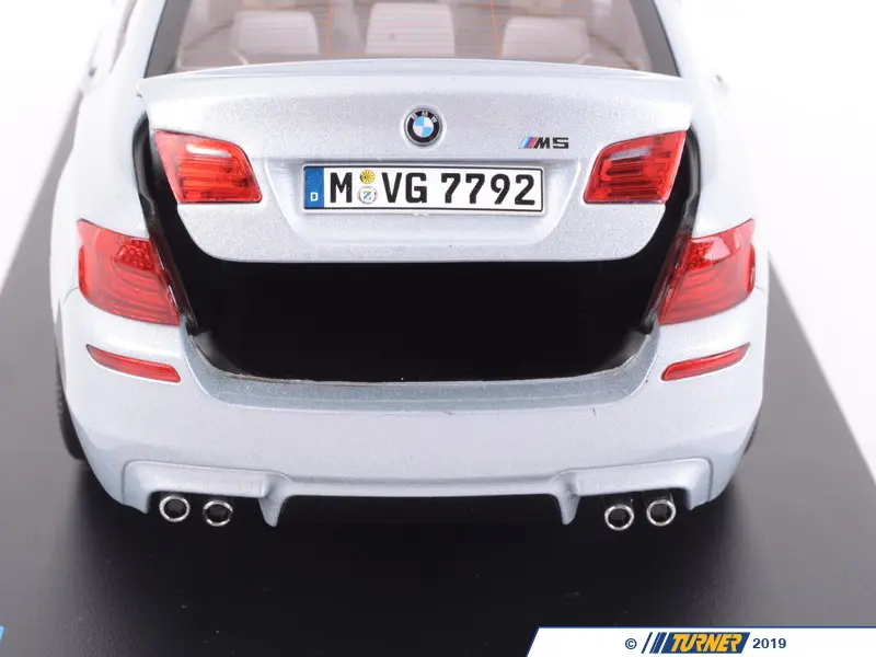 80432186353 - Genuine BMW M5 Miniature 1:18 F10 Silverstone 2