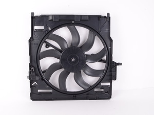 Genuine BMW Cooling Fan Assembly with Shroud (850W) - E70 E71